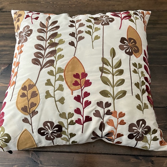 Pier 1 Imports pillows as seen on The Vampire Diaries with Elena Gilbert EUC! - Picture 2 of 8